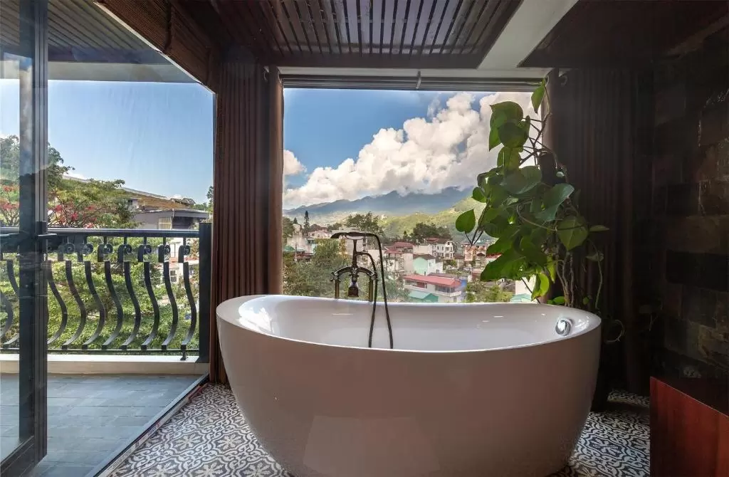Green Villa Sapa với bồn tắm và hướng nhìn ra núi